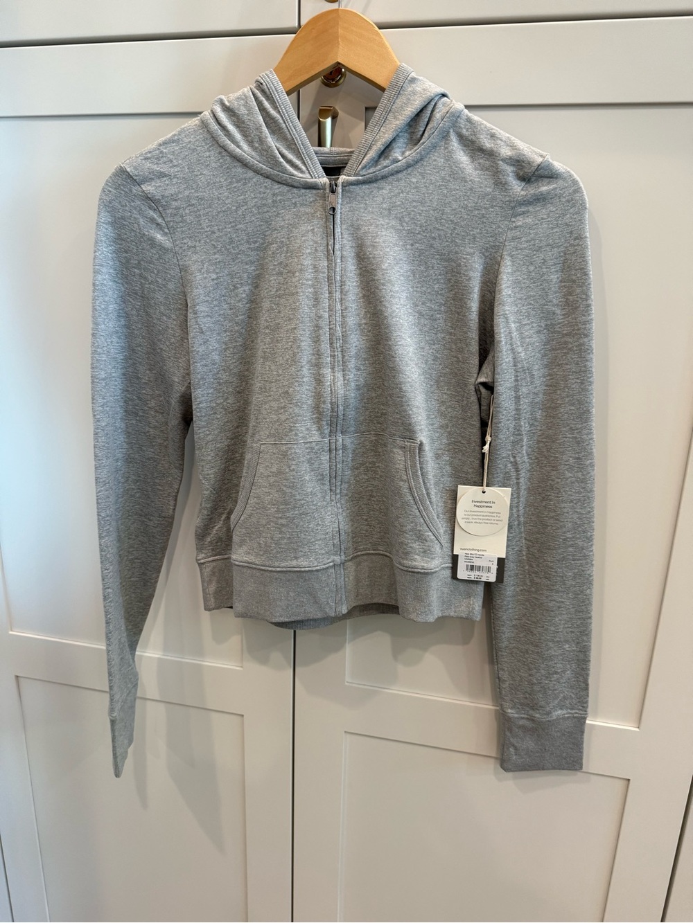 Vuori Women’s Grey Zip cropped Hoodie Jacket